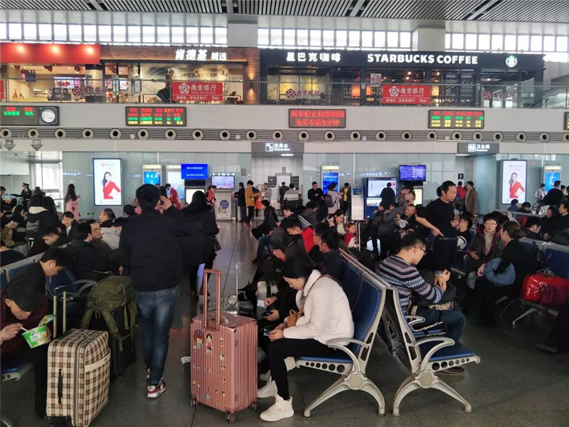 顺辉瓷砖高铁广告